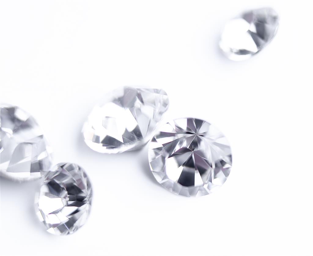 Here is the image of the round shape diamonds which are shaped & polished by the Anita Diamonds